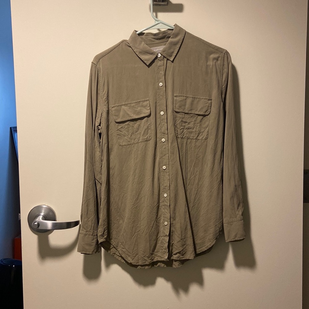 Everlane olive washable silk button down shirt